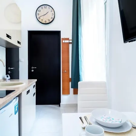 Modern Intimate In The Center