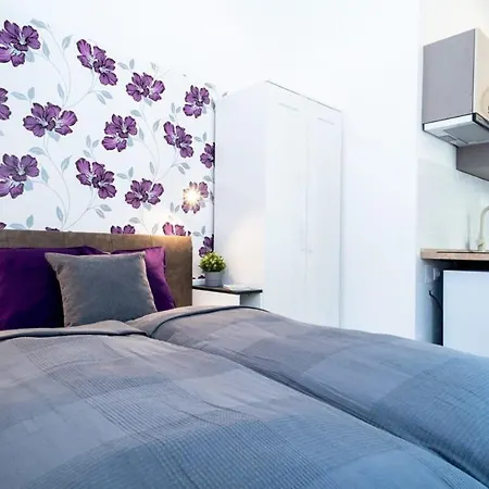 Modern Intimate In The Center