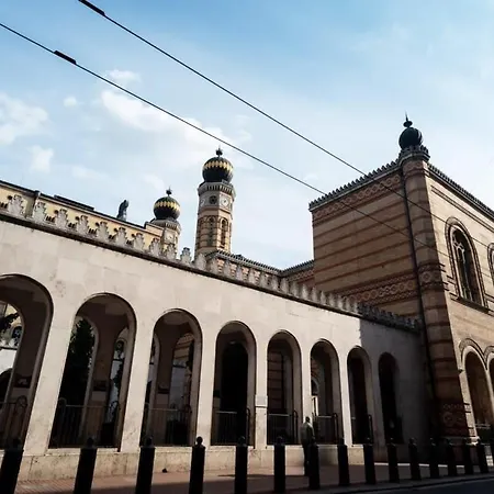 Modern Intimate In The Center Appartement Boedapest