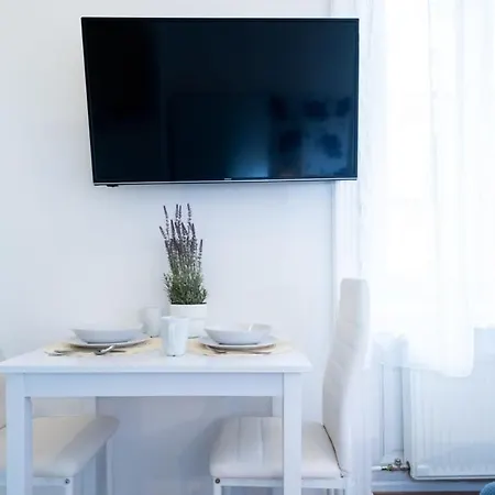 Apartment Modern Intimate In The Center