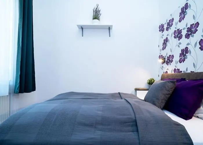 Modern Intimate In The Center