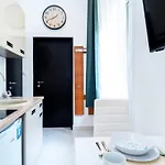 Modern Intimate In The Center